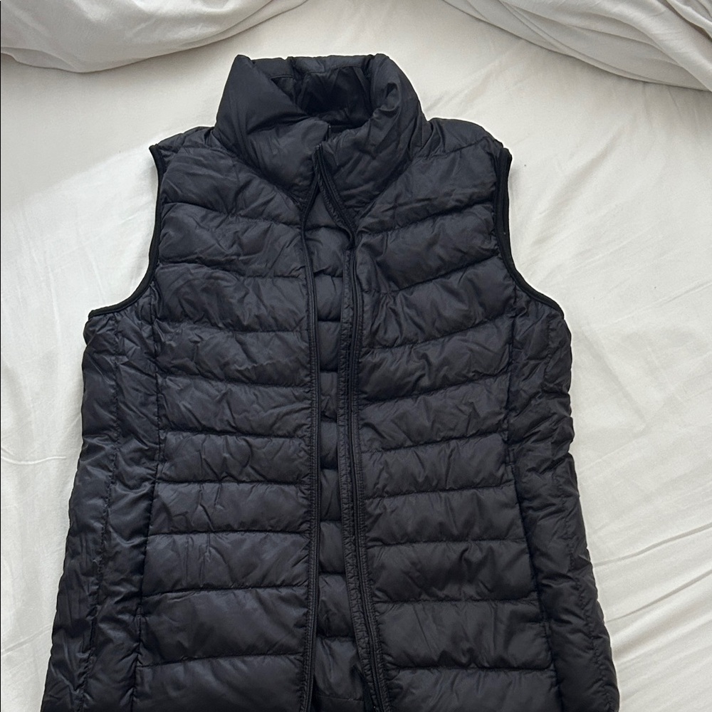 Uniqlo Black Quilted Puffer Vest